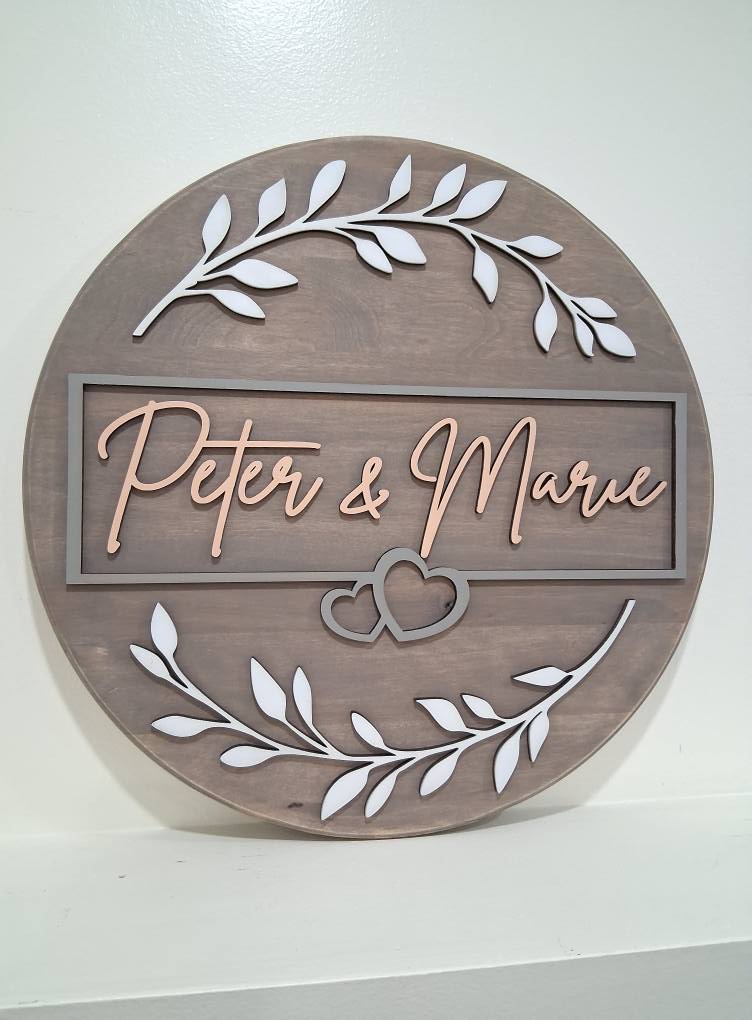 Personalized Round Wooden Name Sign – Handcrafted Luxury Wall Décor