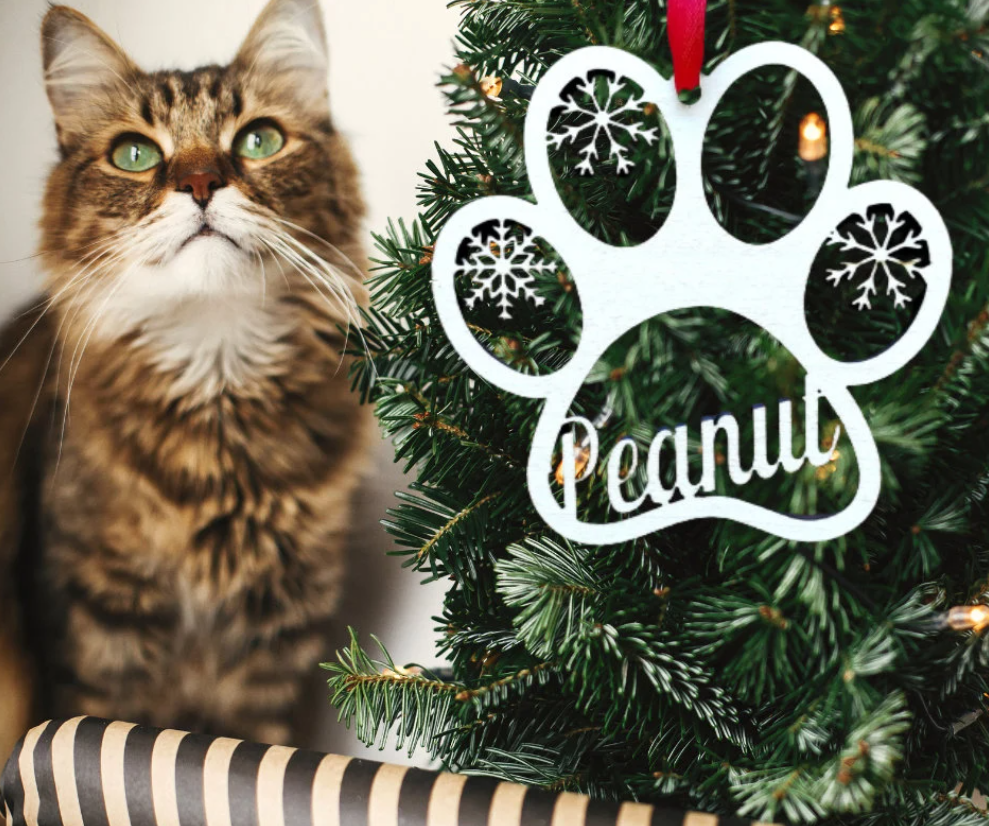 Personalized Dog & Cat Lover’s Wooden Christmas Ornament – Handcrafted from Canadian Maple | Custom Name Engraving