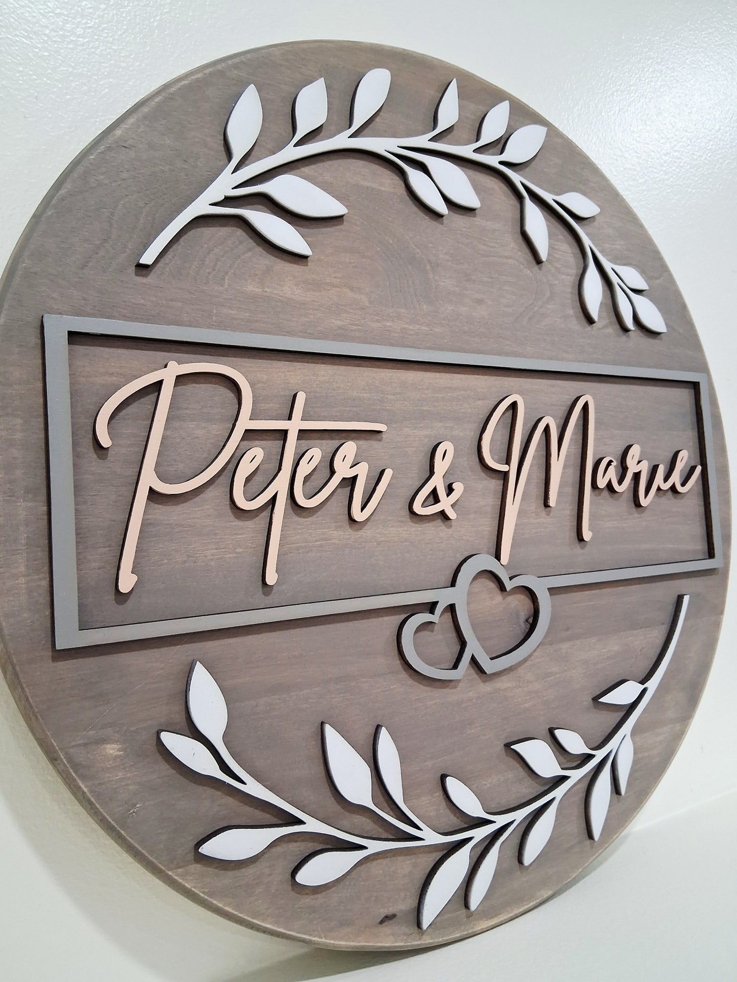Personalized Round Wooden Name Sign – Handcrafted Luxury Wall Décor
