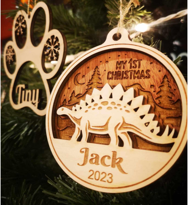 Personalized Dinosaur-Themed Family Christmas Ornament – Handcrafted from Canadian Maple | Custom Name Engraving